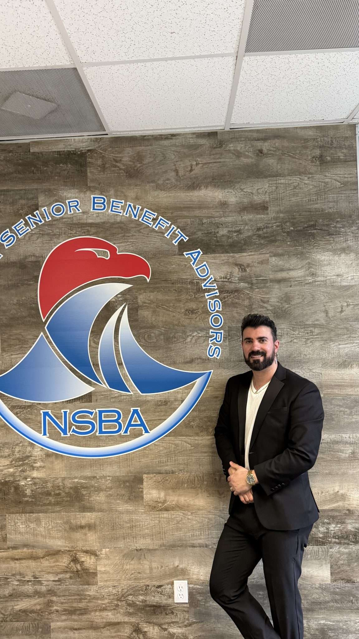 Magician Derek Ostovani performing for the NSBA team